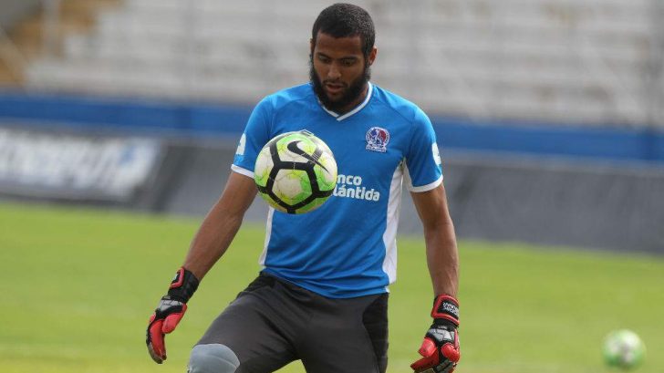 Edrick Menjívar y Jorge Álvarez estarán un mes de baja en Olimpia por lesión