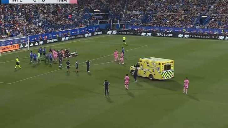 Germán Berterame se retira en ambulancia tras dramático choque ante CF Montréal