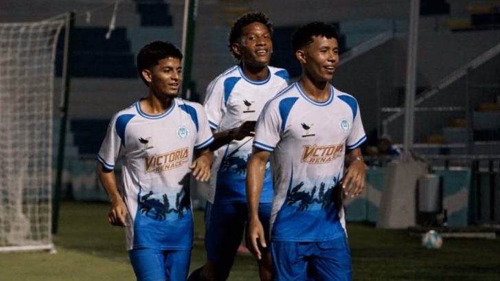 Así fue el esperado debut  del renovado Victoria de Carlos Espina