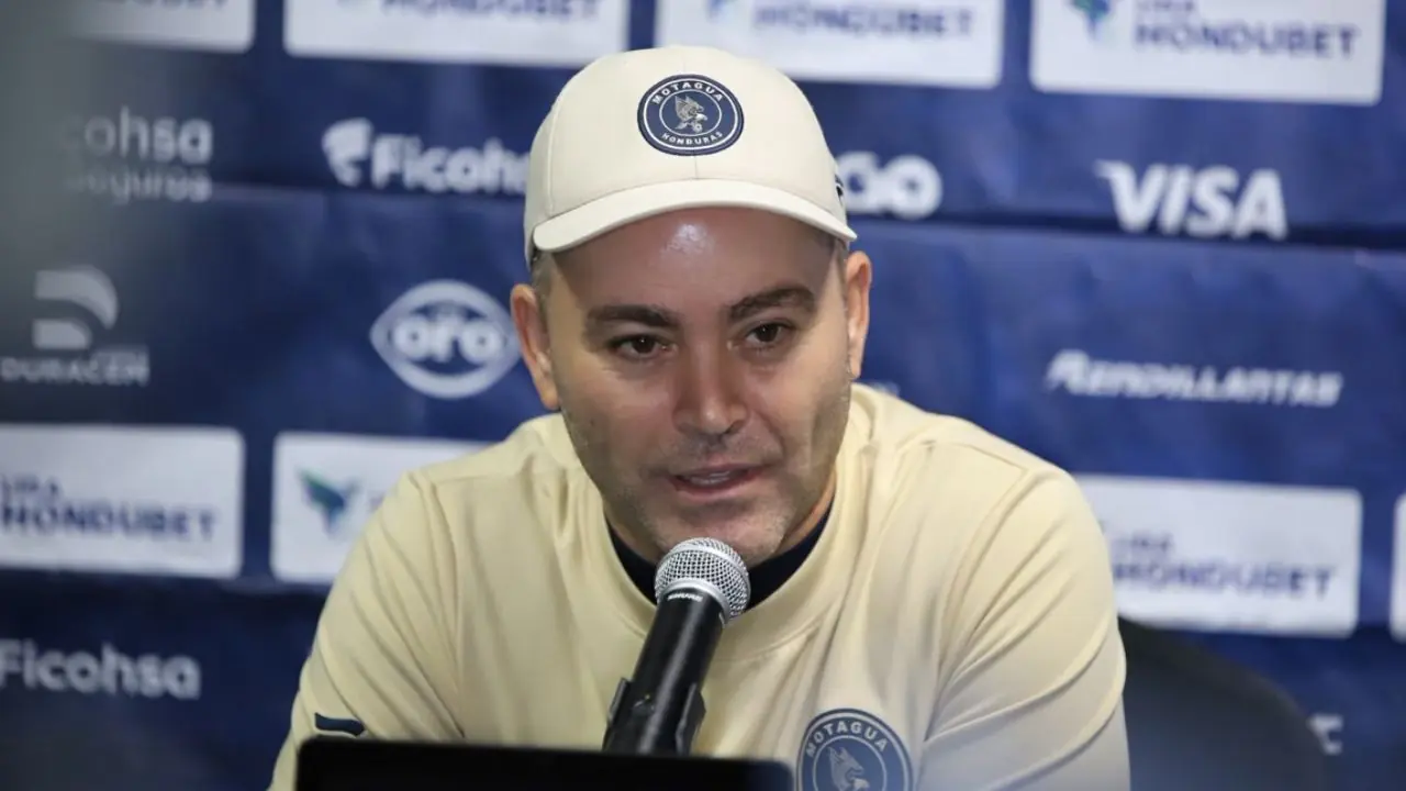 Chirinos suelta frase que no gustará a Alex López en su presentación con Saprissa